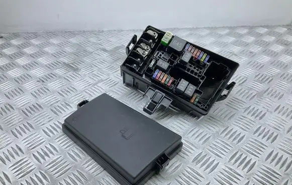 Skoda Octavia Mk3 (5E) Fuse box set 5Q0907361D 5Q0937132B