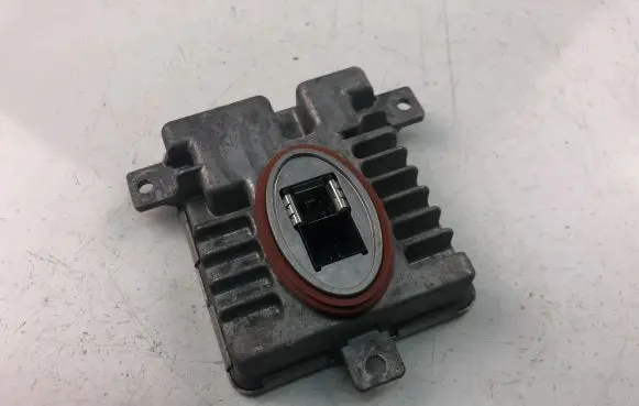 BMW 3 E90 E91 Xenon control unit/module 7237647
