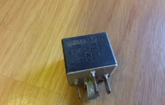 Peugeot 405 Other relay 25A03501