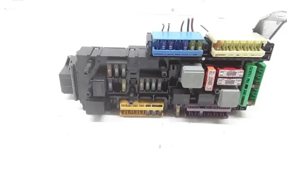 Mercedes-Benz C W204 Fuse module 2049001202