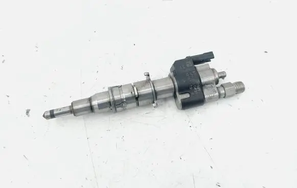 BMW 7 F01 F02 F03 F04 Fuel injector 7585261 13527585261