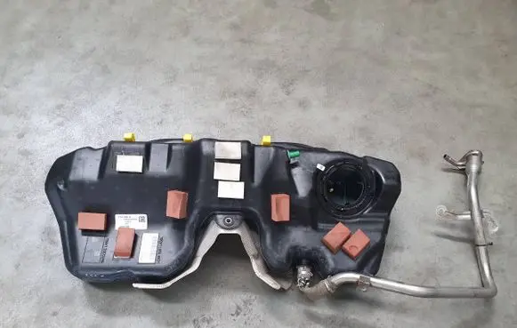 Jaguar F-Pace Fuel tank