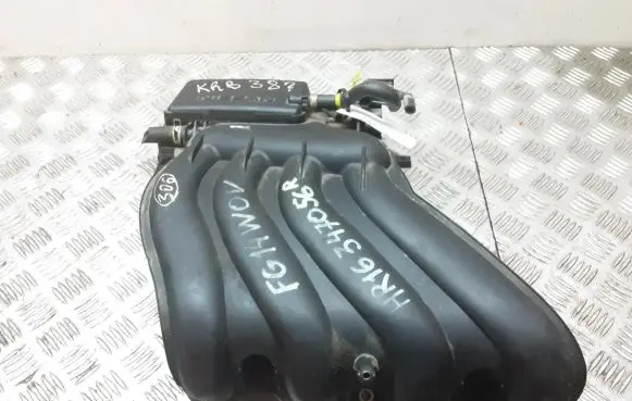 Nissan Juke I F15 Intake manifold