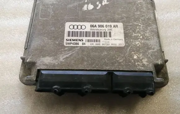 Audi A3 S3 8L Engine control unit/module 06A906019AR 5WP4386