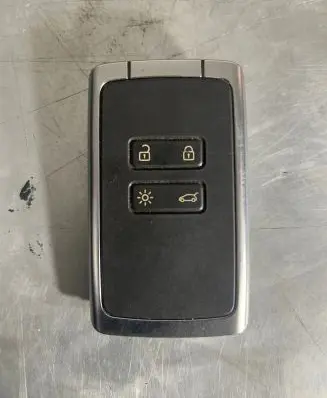 Renault Captur II Ignition key/card 