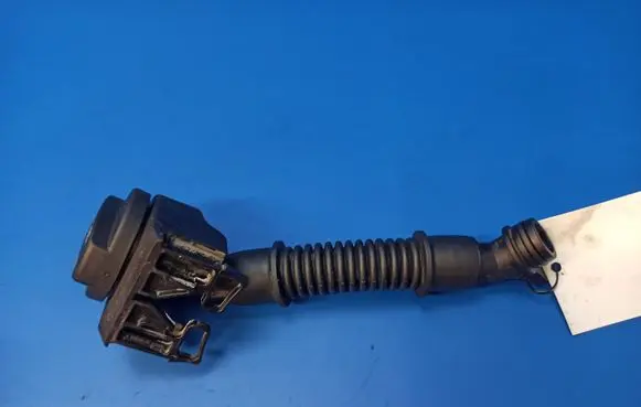 Mercedes-Benz B W245 Oil fill pipe A6400100369 1110180302