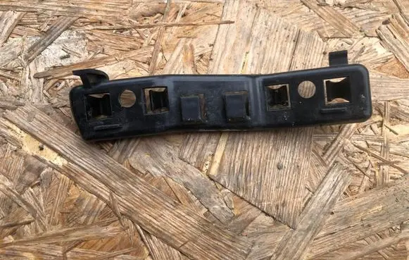 Audi A4 S4 B7 8E 8H Front bumper mounting bracket 8E0807278