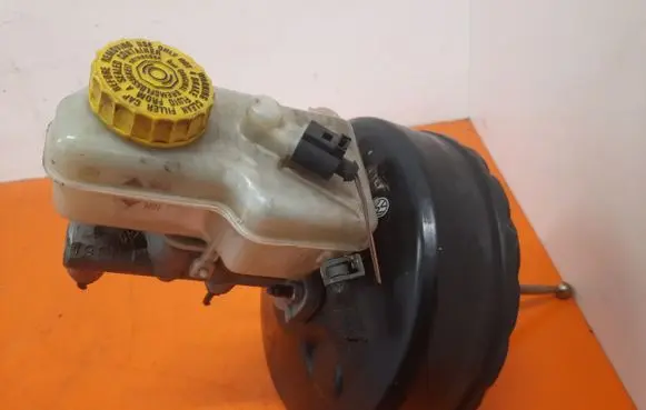 Skoda Fabia Mk1 (6Y) Brake booster 601612105N
