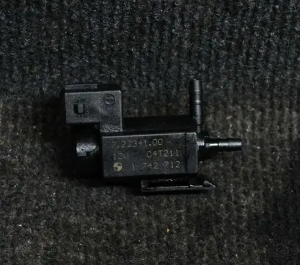 BMW 5 E60 E61 Turbo solenoid valve 1742712 72234100
