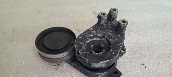 Audi 100 S4 C4 Generator/alternator belt tensioner 046903133A