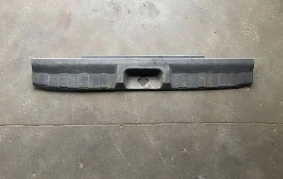 Nissan Pathfinder R51 Trunk/boot sill cover protection 84990EB300 84990EB302
