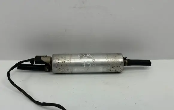 BMW 5 E39 Fuel injection high pressure pump 7165590 16117165590