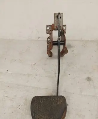 Mercedes-Benz Sprinter W906 Brake pedal A9102902400