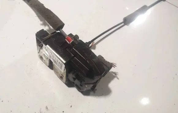 Nissan Pathfinder R51 Rear door lock