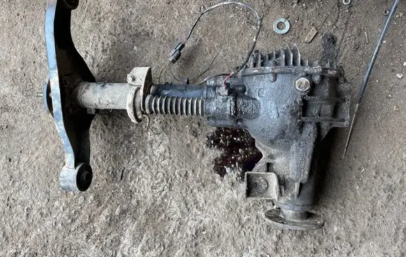 Mitsubishi Pajero Sport I Front differential