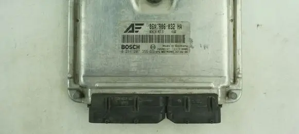 Seat Alhambra (Mk1) Engine control unit/module 06A906032HA 0261207355