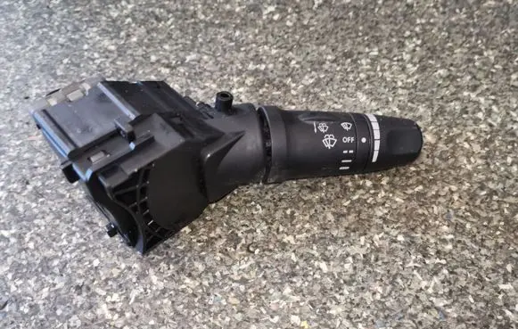 Nissan Primera Wiper control stalk 25260AV715