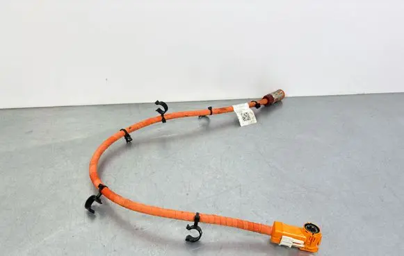 Volkswagen PASSAT B9 Positive cable (battery) 3WA971475A