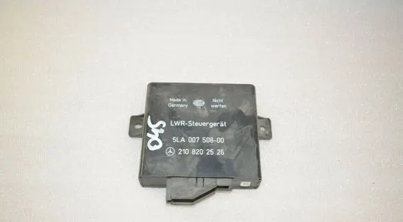 Mercedes-Benz E W210 Light module LCM 2108202526