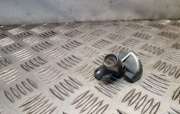 Hyundai Terracan Front door lock (next to the handle) 