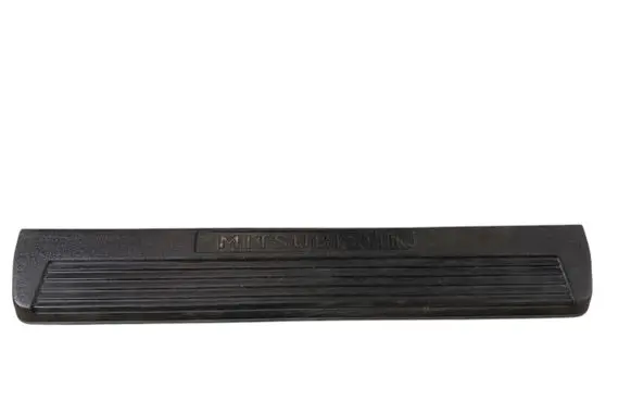 Mitsubishi Pajero Front sill trim cover MR402149