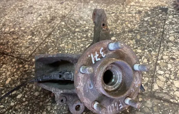 Ford Focus Front wheel hub