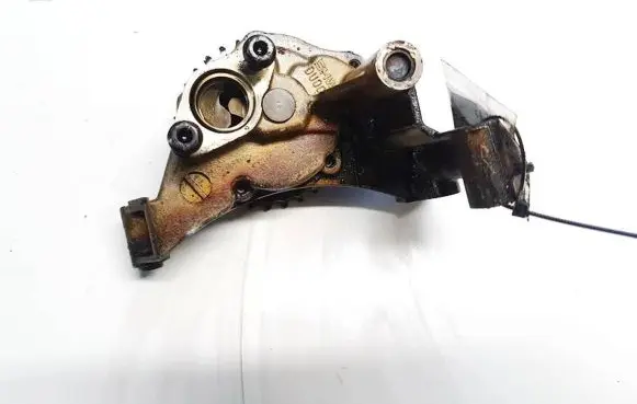 Volkswagen PASSAT B5 Oil pump 06A115105B