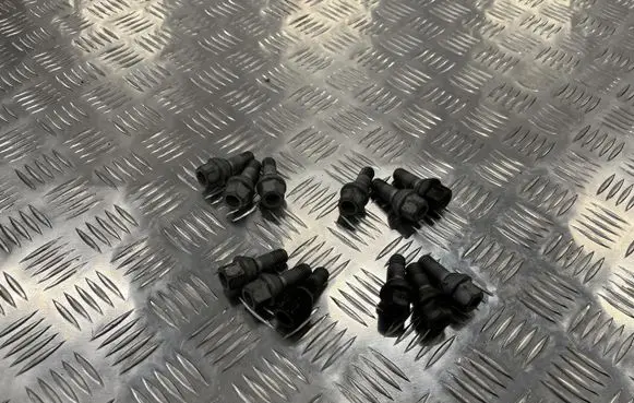 Dacia Sandero III Nuts/bolts PU13060