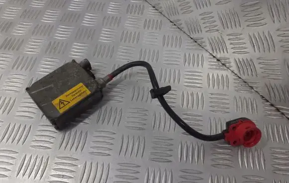 Mercedes-Benz E W210 Headlight ballast module Xenon 5DV00776001