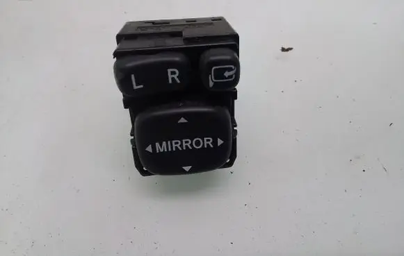 Toyota Avensis T250 Wing mirror switch