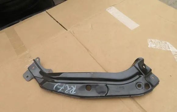 Headlight/headlamp mounting bracket