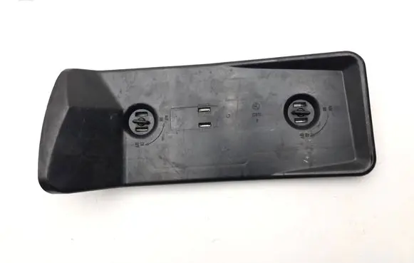 Mercedes-Benz S W126 Tail light bulb cover holder 22072