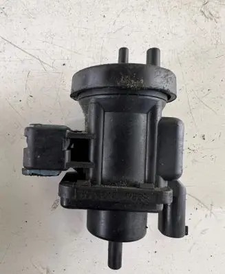 Jeep Grand Cherokee (WK) Turbo solenoid valve A0005450527
