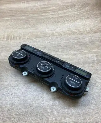 Volkswagen Touran I Climate control unit 74641471