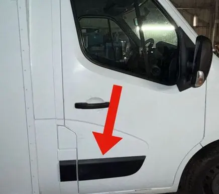 Opel Movano B Front door trim (molding) 808210166R