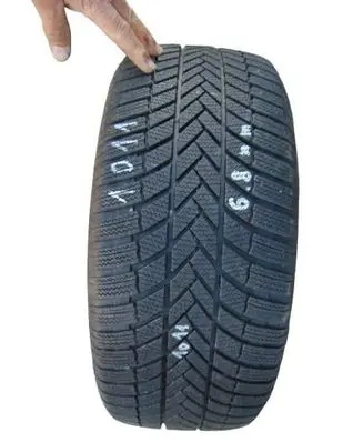 Volkswagen Jetta VI R18 winter tire 