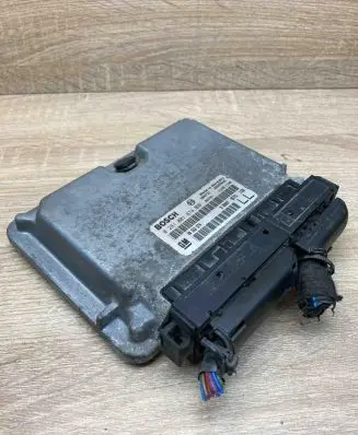 Opel Astra G Engine control unit/module ECU 90562574 0281001674 WithPlug