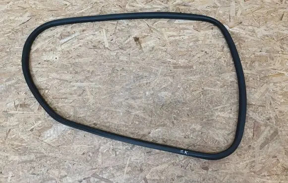 Citroen DS4 Rear door rubber seal (on body) 