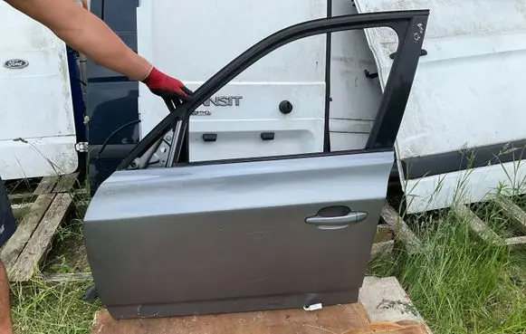 BMW X3 E83 Front door