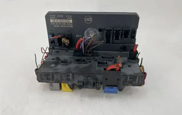 Mercedes-Benz Vito Viano W639 Fuse module ZGS001