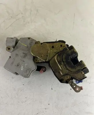 Nissan Almera N16 Front door lock