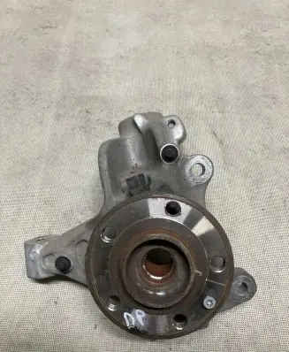 Volvo XC40 Front wheel hub spindle knuckle 32221857