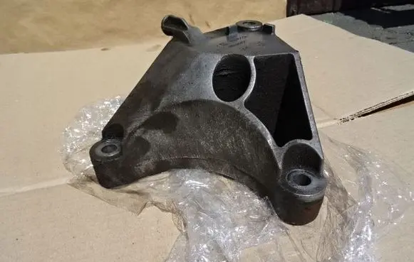 Opel Vectra C Engine mounting bracket 461117160