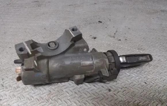 Seat Alhambra (Mk1) Ignition lock 4B0905851B