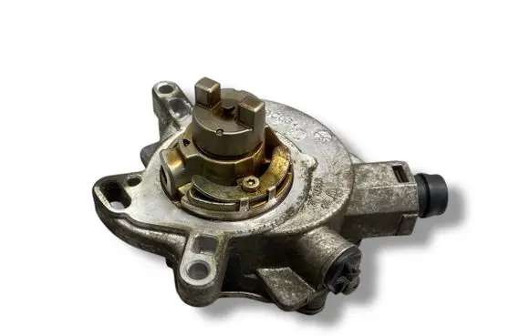 Ford Focus Vacuum pump CM5G2A451GA 20150111 D87TA