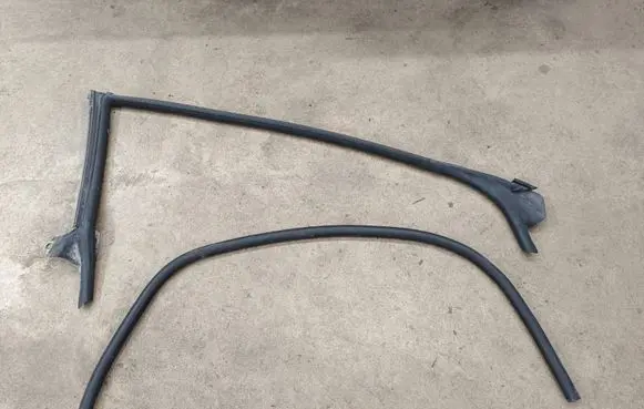 Audi A7 S7 4G Front door rubber seal 