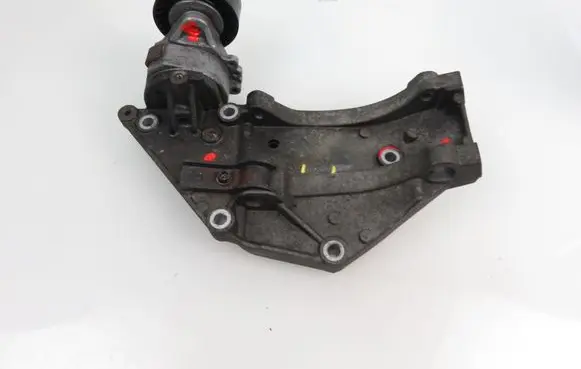 Ford C-MAX I Generator/alternator bracket 9682367380