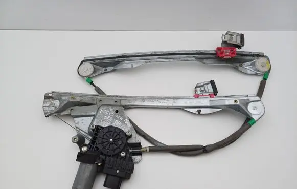 Ford Focus Front door window regulator with motor XS4123200 0130821757