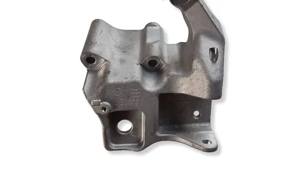 Volvo S60 Engine mounting bracket 31401633