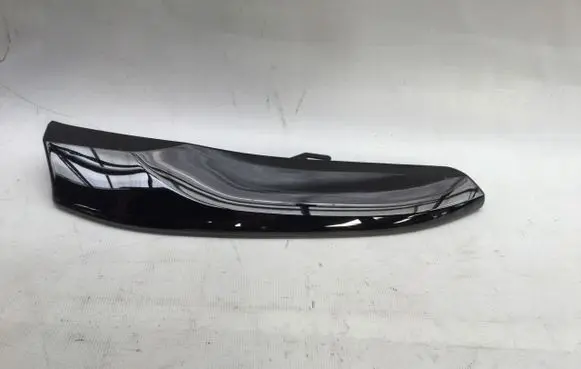 Front bumper splitter molding